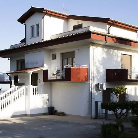 Casa Tra Noi Bed & Breakfast *